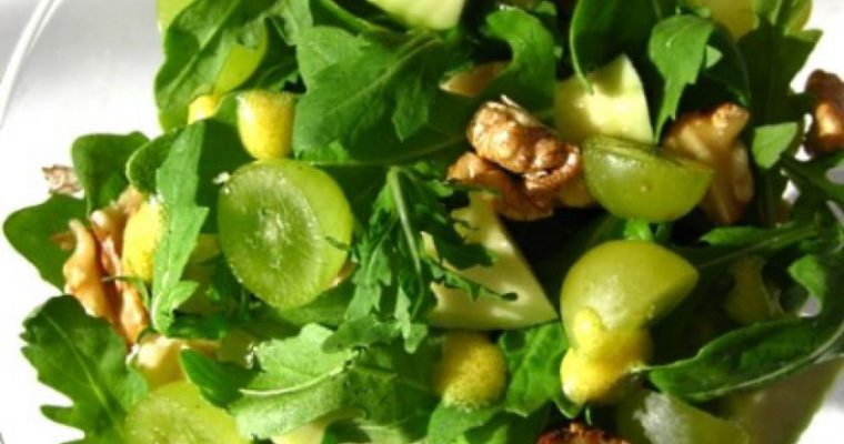 Salotos su vynuogėmis ir avokadu