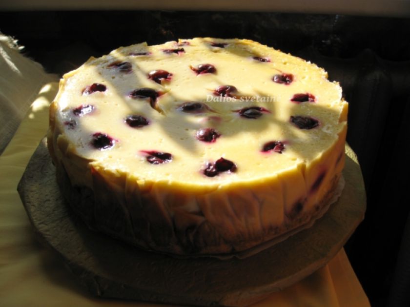 Sūrio pyragas su vyšniomis (Cheesecake)