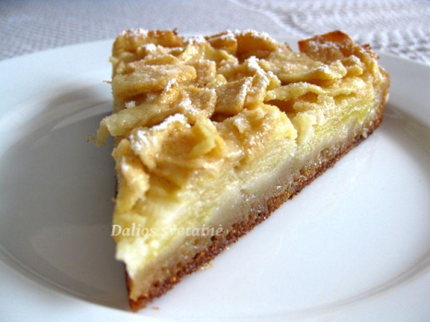 Toskanietiškas obuolių pyragas