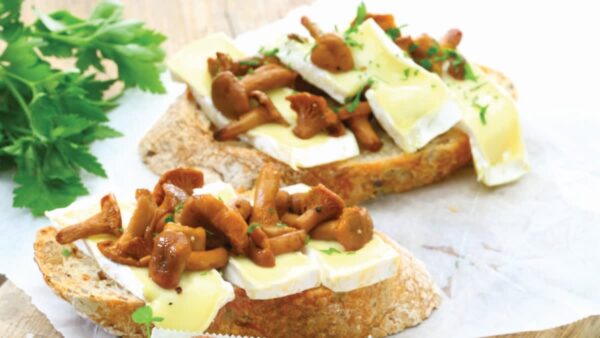 Voveraičių sezono įkarštis: kulinarijos technologės patarimai, kaip skaniai paruošti grybus (receptas)