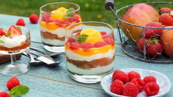 Prasidėjo gardžiųjų aviečių sezonas: naudingos kontroliuojantiems svorį ir varginamiems infekcijų