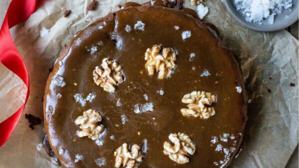 Viena populiariausių dovanų – šokoladas: kokį dėti po eglute ir naudoti Kalėdų tortui? (receptas)