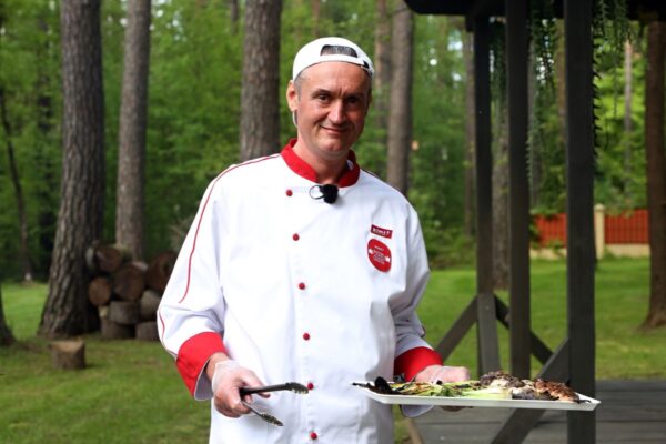 Deserto idėja vaikams – ant grilio keptų vaisių kebabas: patiks net išrankiausiems
