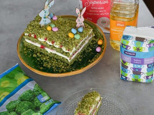 Vaikai nemėgsta špinatų? Žalias L. Rimgailės pyragas su zuikučiais ištirpdys mažųjų širdis