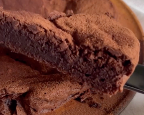 Į „Michelin“ gidą įtraukto restorano šefė dalijasi pyrago receptu, kurį kiekvienas galime pasigaminti namuose