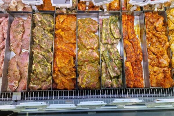 Mėsa mėsai nelygi: „Iki“ parduotuvėse – jokios karvienos ir net jautiena – ypatinga