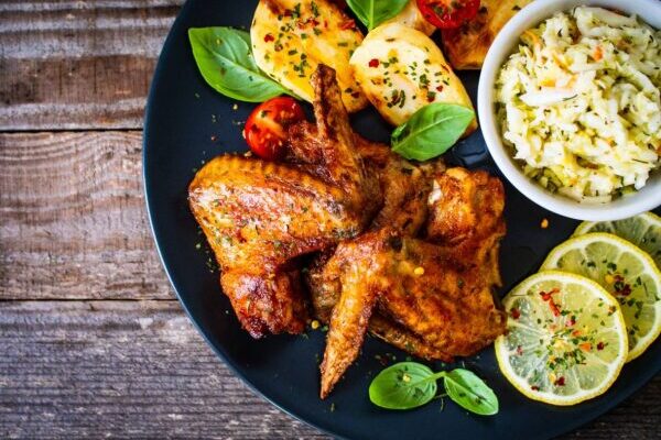 Genialūs „Iki“ pasiūlymai savaitgalio meniu: tiesiog tobulos česnakinės bulvytės ir skaniausi marinatai vištienai