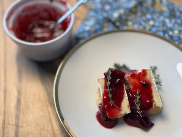 Tinklaraštininkė Lina pasidalino atradimu – hitu tapsiančia slyvų uogiene: nebrangu, mažai cukraus ir tobulai dera ant sūrių lentos