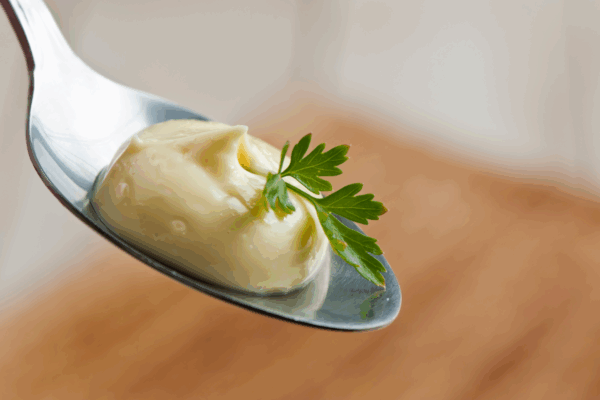 3 pigūs augalinio majonezo receptai kasdienai ir šventiniams patiekalams: nustebsite, kaip paprasta pasigaminti ir skanu