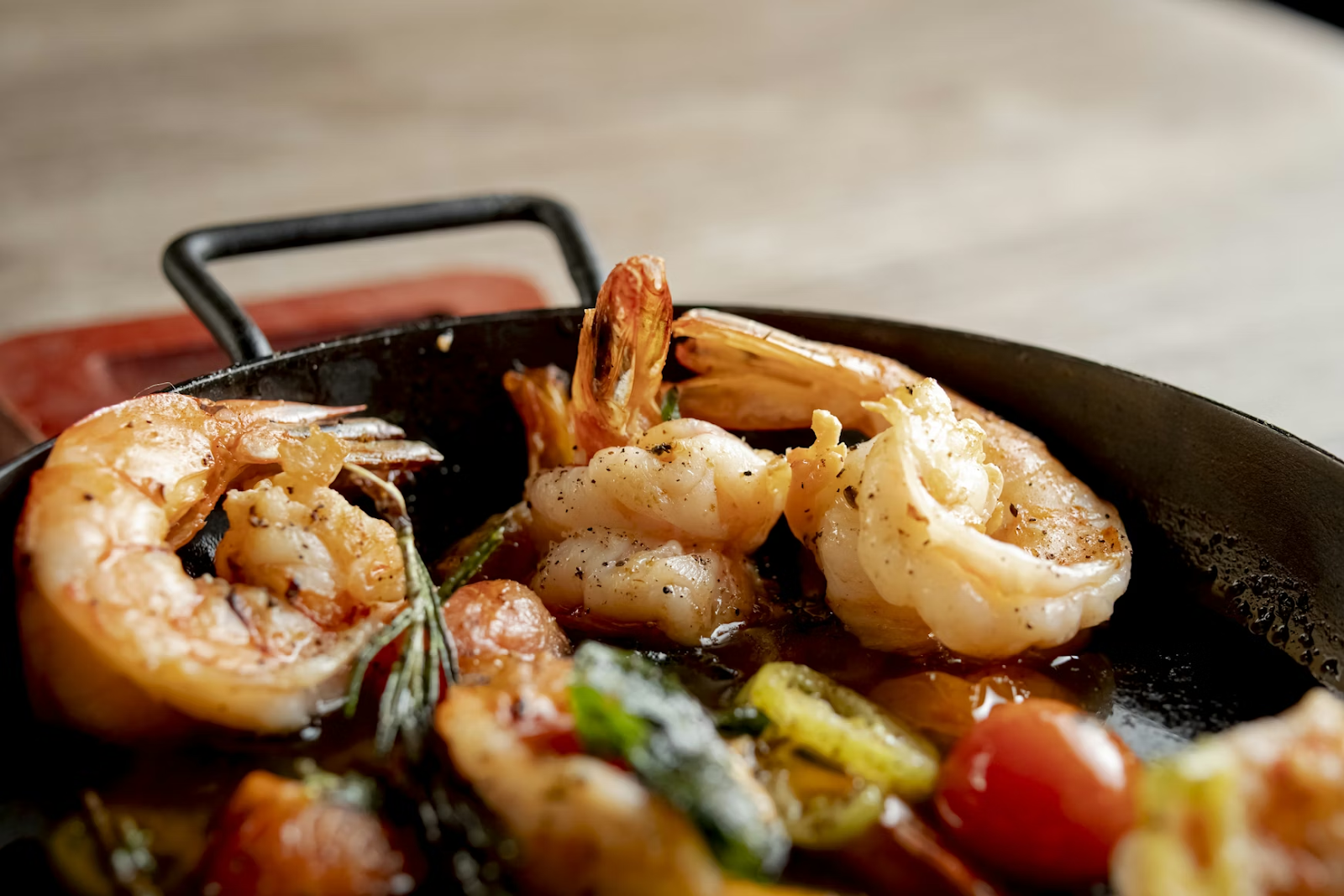 5 lengvi krevečių receptai – nuo kasdienių patiekalų iki gurmaniškų vakarienių